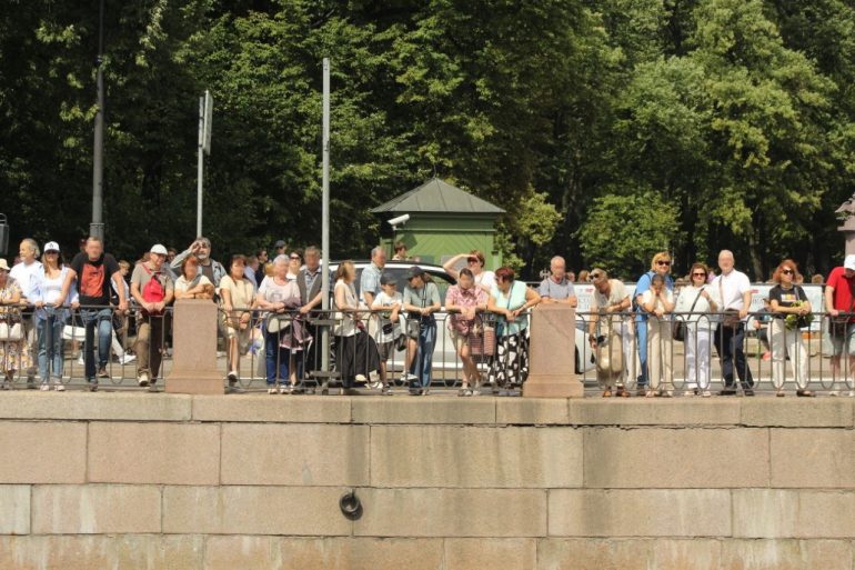 Фестиваль «Свинг белой ночи - 2024» слушали даже в Летнем саду