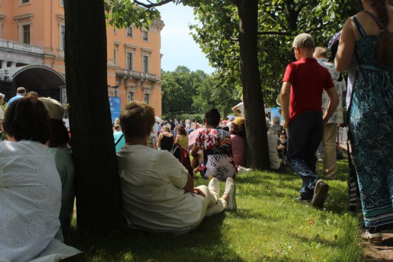 Фестиваль «Свинг белой ночи - 2024» слушали даже в Летнем саду