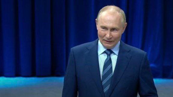 Путин приехал на закрытие выставки «Россия»