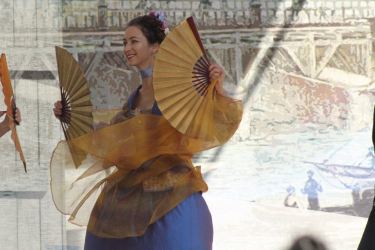 В Сампсониевском саду реконструировали петровские ассамблеи