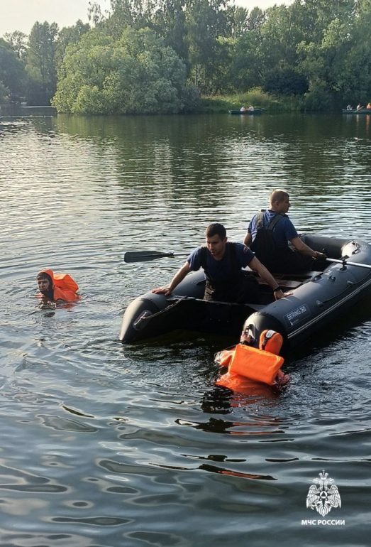Мужчина утонул в Московском парке Победы