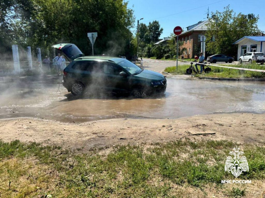 В Твери двое спасатели получили ожоги от кипятка, спасая людей