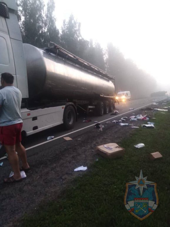 Появились подробности ДТП с бензовозом и двумя грузовиками на Мурманском шоссе