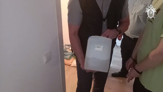 В Балашихе мужчина отравлял еду матери и отчима химикатами