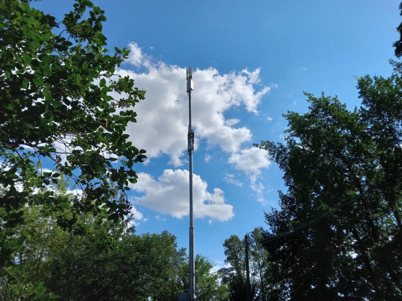 Вышки связи в Петербурге начали маркировать QR-кодами