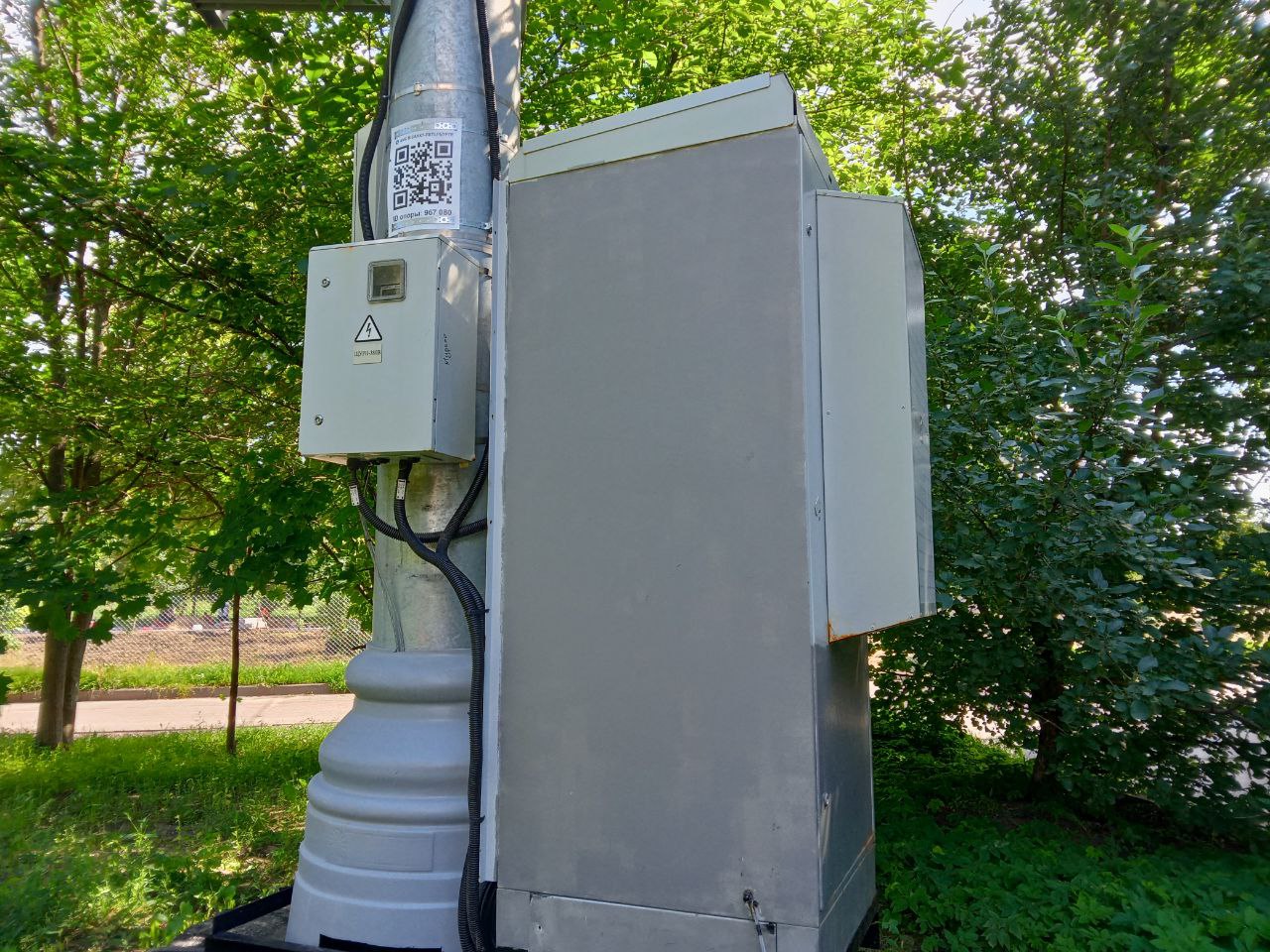 Вышки связи в Петербурге начали маркировать QR-кодами