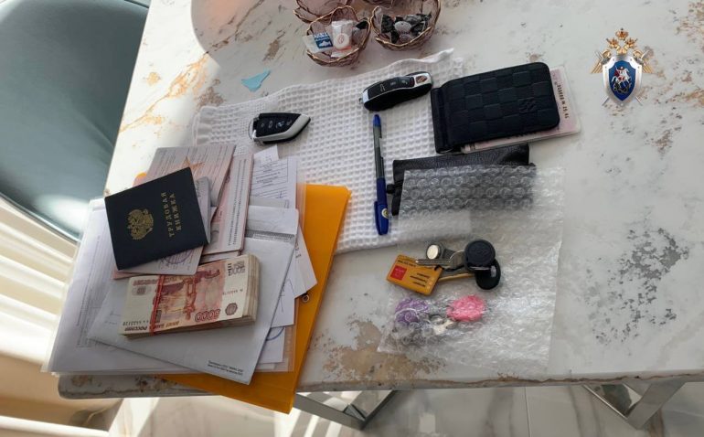 В Петербурге ФСБ и Росгвардия перекрыли канал незаконный черной икрой и крабом