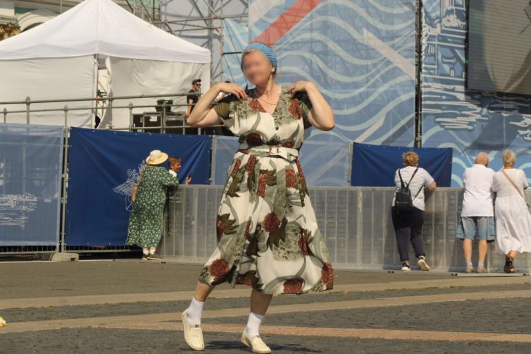 Большой фоторепортаж об атмосфере Дня ВМФ в Петербурге