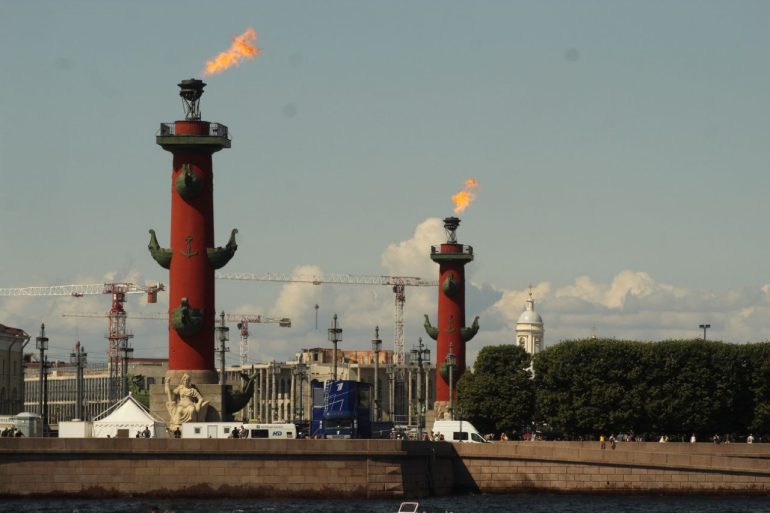 Большой фоторепортаж об атмосфере Дня ВМФ в Петербурге