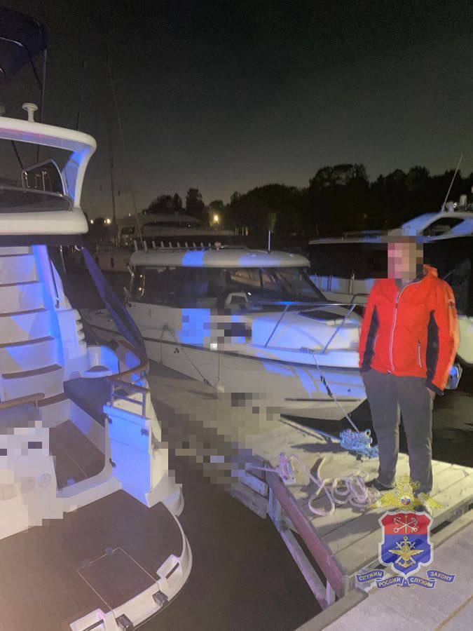 Капитан катера после столкновения с «Авророй» сбежал