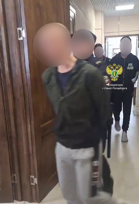 Двое из Кронштадта отправятся в колонию за кражу белья и еды