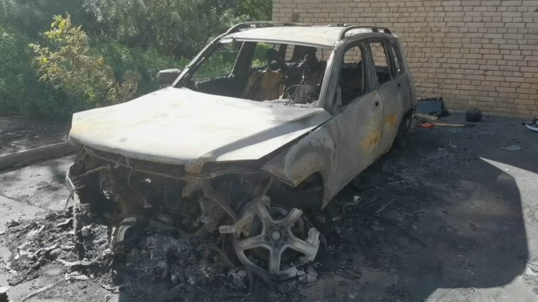 В Петербурге жертва мошенников на "благо страны" сожгла «Мерседес», «БМВ» и «Ауди»