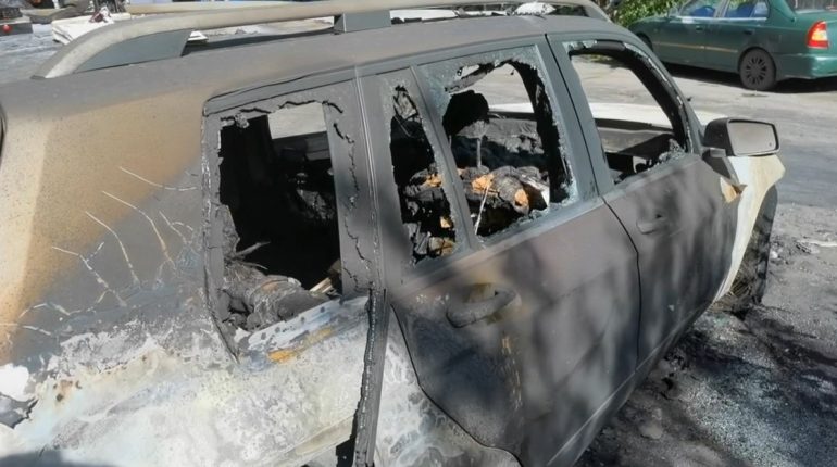 В Петербурге жертва мошенников на "благо страны" сожгла «Мерседес», «БМВ» и «Ауди»