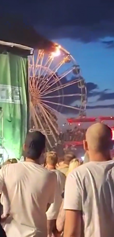 Колесо обозрения загорелось в парке в Германии, пострадали 30 человек