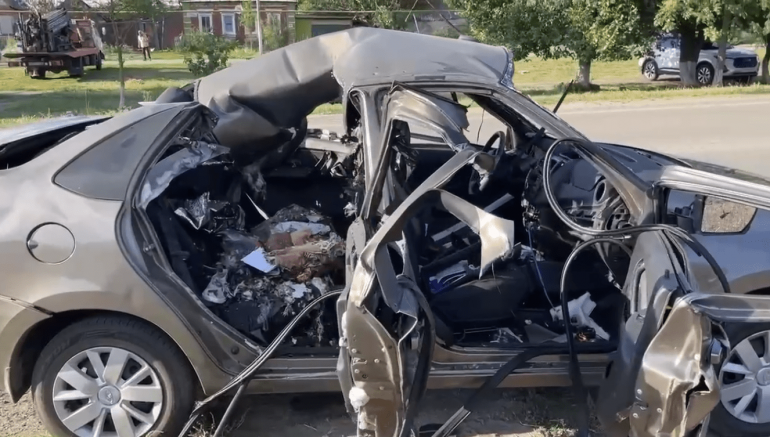 Дрон взорвался перед машиной губернатора Гладкова, ранены две женщины