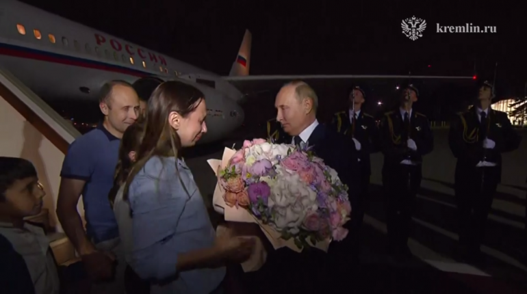 Путин пообещал представить к наградам освобожденных при обмене россиян