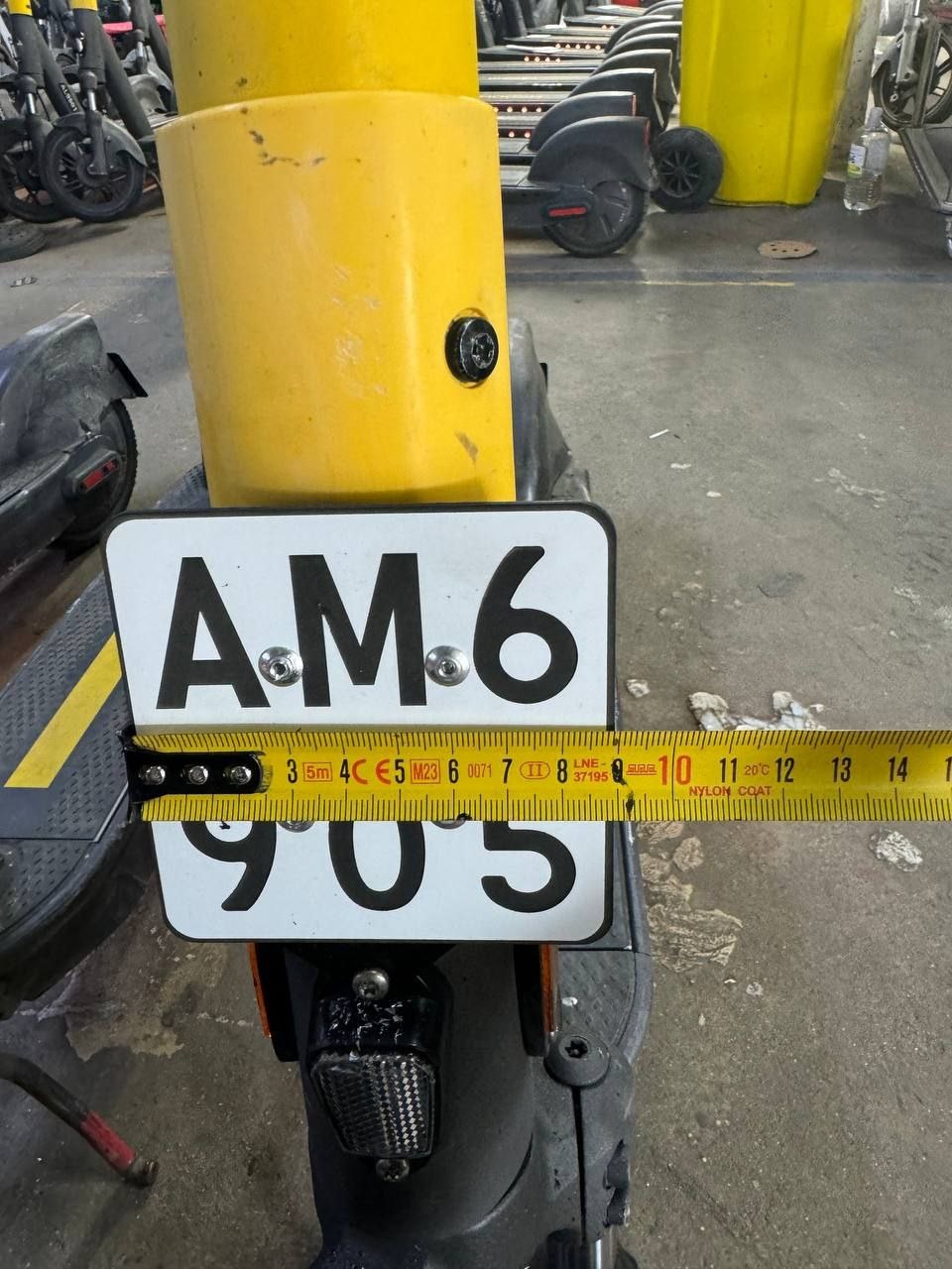 В Петербурге на самокатах Whoosh установили крупные номера