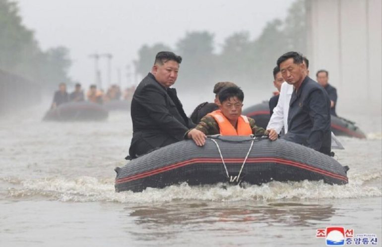 Путин направил соболезнования Кин Чен Ыну в связи с наводнениями