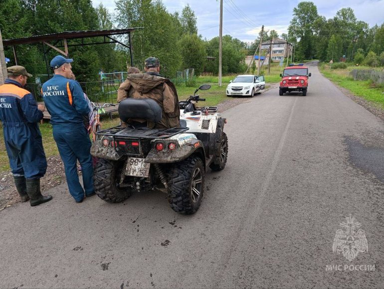 Спасатели нашли пенсионера, 9 дней блуждавшего в лесах под Новгородом
