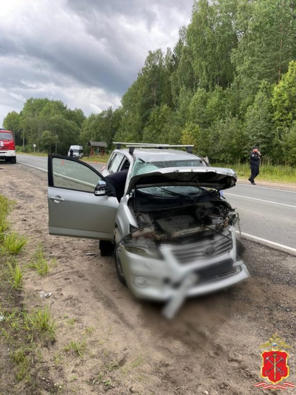 Водитель «Тойоты» погиб в ДТП у Подпорожья, не уступив дорогу «Ниссану»
