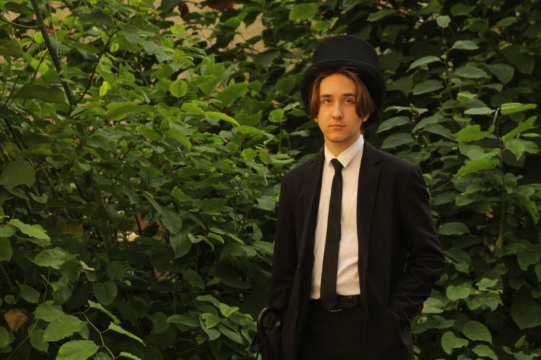 «Не попьешь ты здесь воды». Мойка78 вместе с детьми и градозащитниками искала на В.О. золото, дракона и шифр на стене