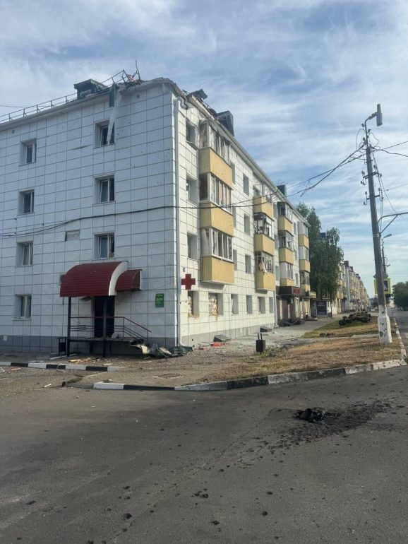 При обстреле Шебекино пострадала женщина, повреждены жилые дома