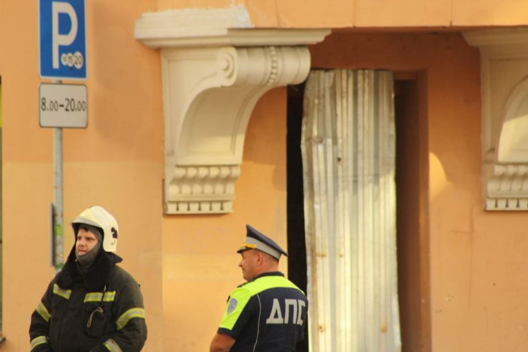 Смольный назвал ЧП на Большой Зелениной контролируемым оседанием. Что известно к этому часу