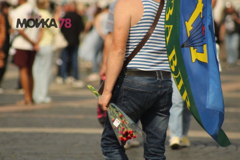 На Дворцовой собираются ВДВшники