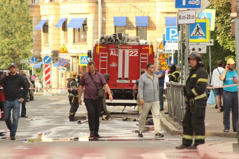 Некоторым жильцам эвакуированного дома на Большой Зелениной разрешили забрать вещи