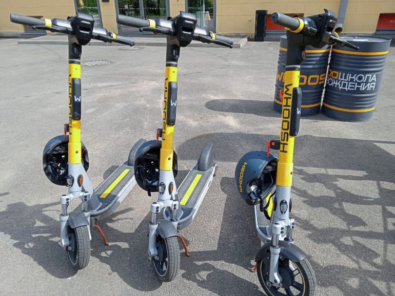 Whoosh обучает правильному и культурному вождению самокатов в Петербурге