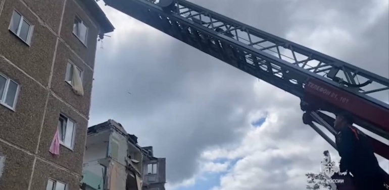 В Нижнем Тагиле из-под завалов дома спасли ребенка