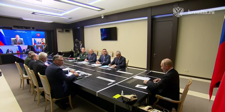 Путин собрал совещание по ситуации в Курской и Белгородской областях