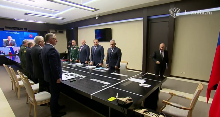 Путин собрал совещание по ситуации в Курской и Белгородской областях