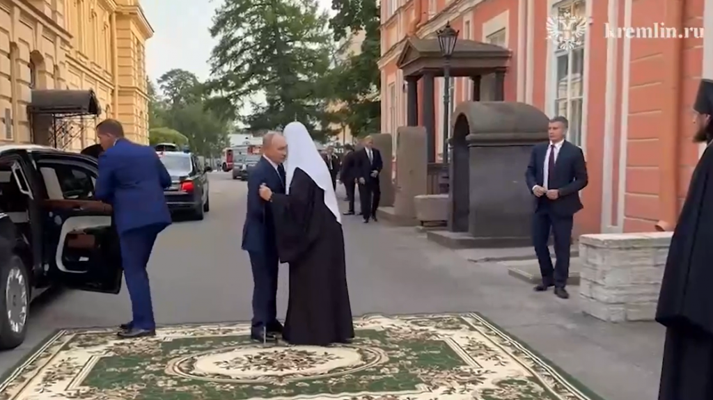 Путин приехал в лавру