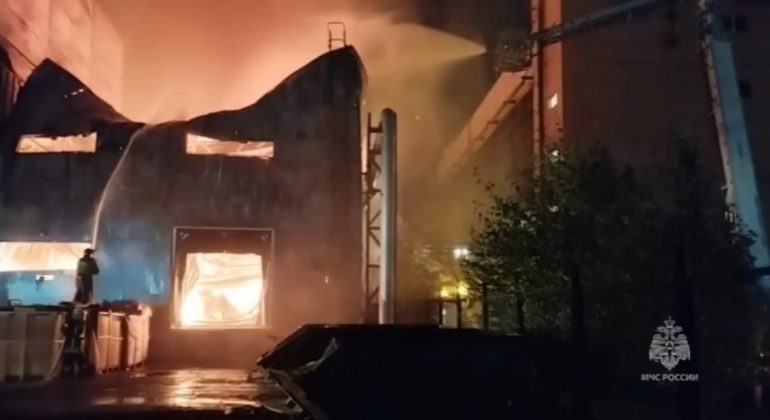 В Подмосковье сгорел один из крупнейших в стране складов матрасов