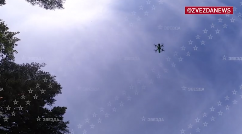 Телеканал «Звезда» показал учебную атаку дрона на безэкипажный катер в Финском заливе