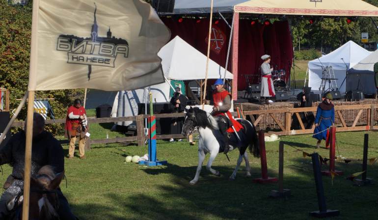 В Петропавловской крепости прошел фестиваль «Битва на Неве»: фото и видео