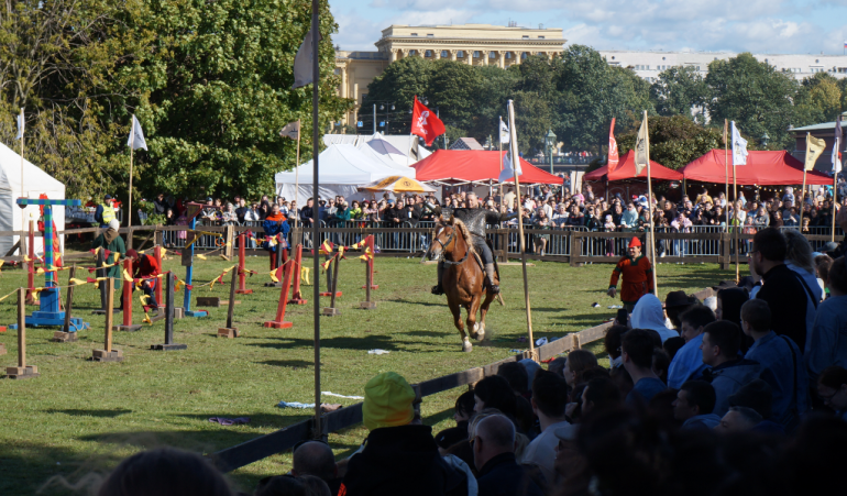 В Петропавловской крепости прошел фестиваль «Битва на Неве»: фото и видео