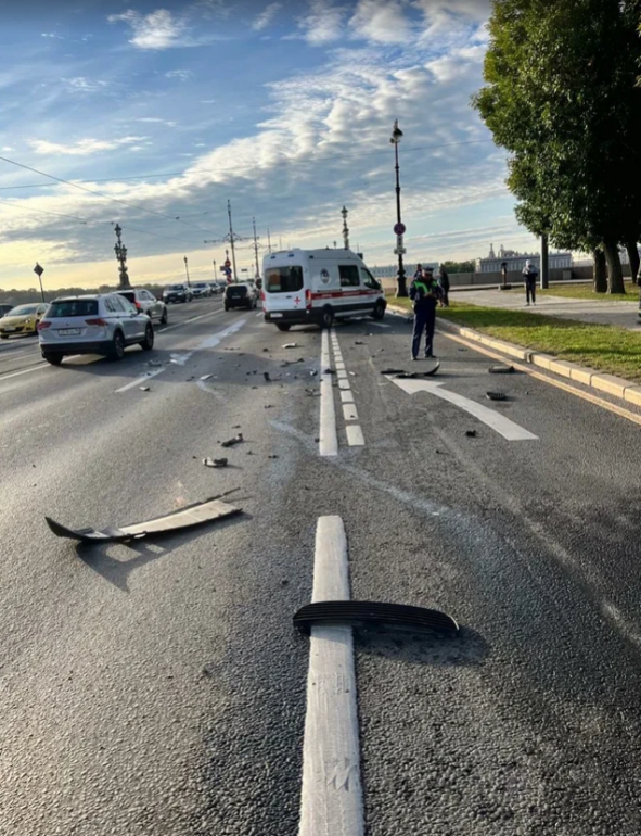 Появилось видео погони за «Порше» и ДТП на Троицком мосту