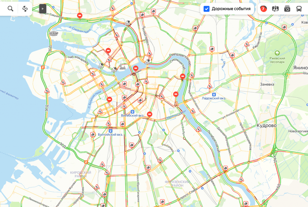 На дорогах Петербурга под вечер пятницы собрались 7-балльные пробки