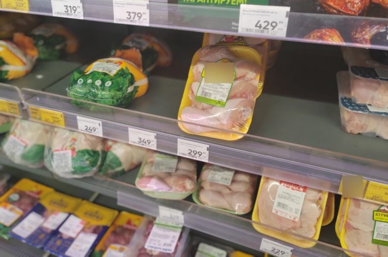 Читатель Мойки78 показал ценник, где хлеб за 139 рублей