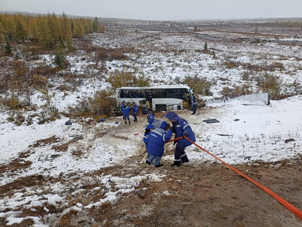 Три человека погибли и 11 пострадали в ДТП с автобусом на трассе «Лена» в Якутии