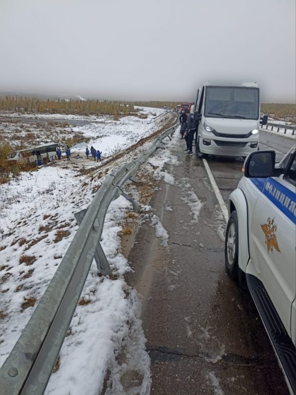 Три человека погибли и 11 пострадали в ДТП с автобусом на трассе «Лена» в Якутии