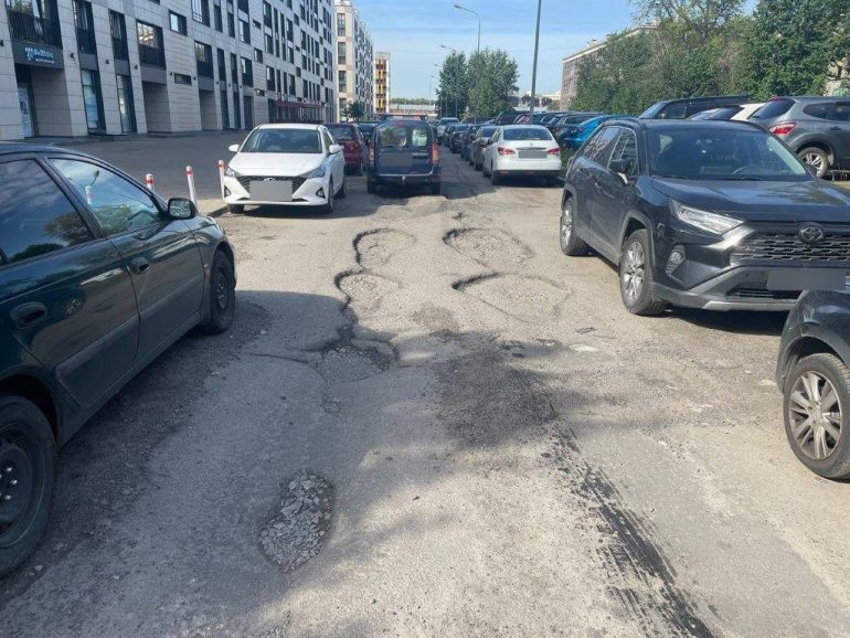 Прокуратура нашла ямы глубиной до 8 см на дороге на Кременчугской