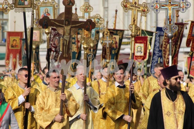 Большой крестный ход по Невскому проспекту в память об Александре Невском: как это было
