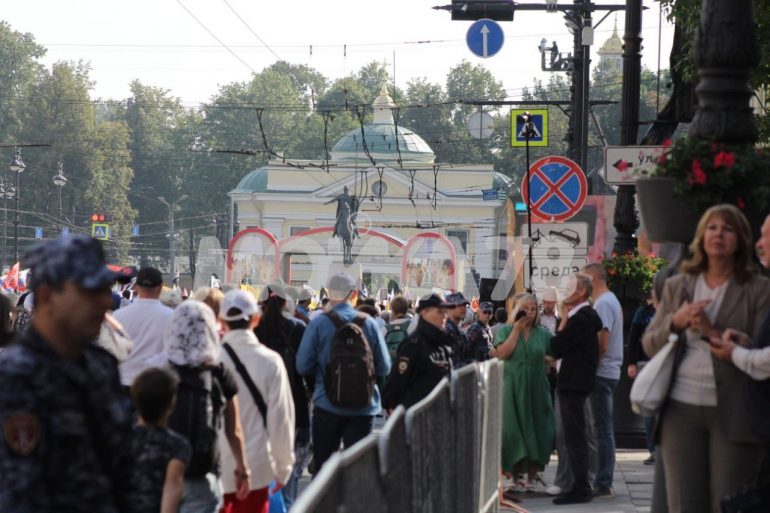 Большой крестный ход по Невскому проспекту в память об Александре Невском: как это было