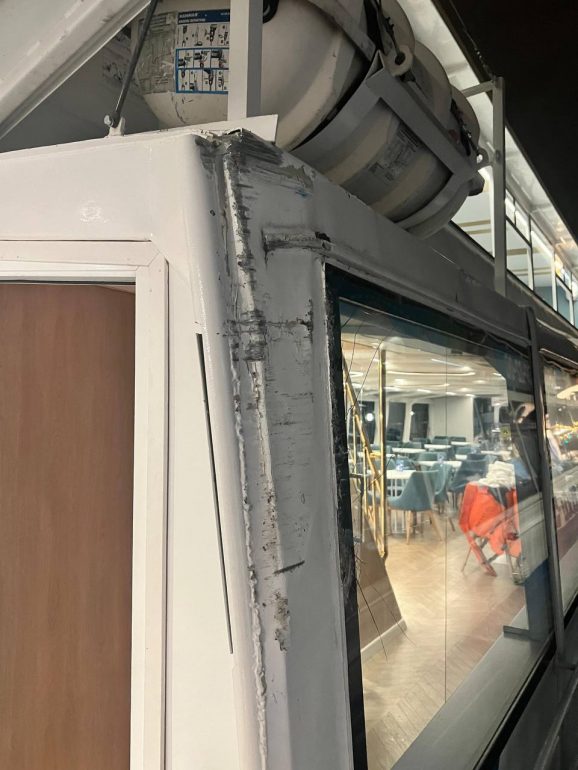 Теплоход «Соларис» и судно «Москва-101» столкнулись около Литейного моста