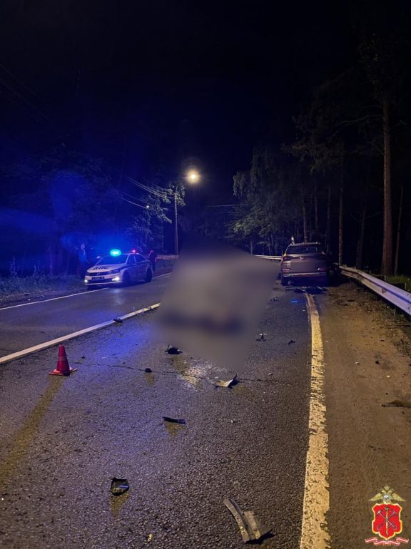 Женщина на мотоцикле «Хонда» погибла в ДТП с «Чери Тигго» в Серово