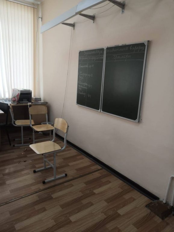 Ученик напал с молотком на школу в Челябинске: что известно к этому часу
