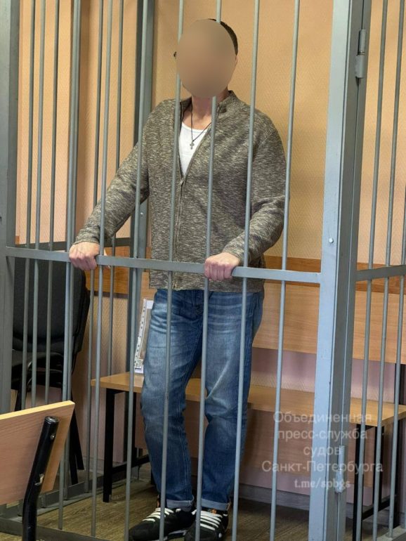 Экс-замглавы центра реабилитации инвалидов в Петербурге получил 9 лет за взятку в 1,5 млн